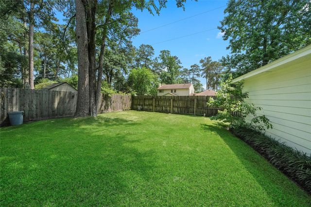 719 Thornwood Drive, Shenandoah, TX 77381