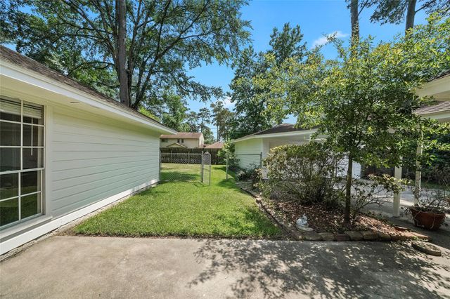 719 Thornwood Drive, Shenandoah, TX 77381