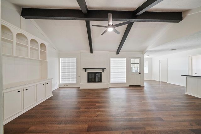 719 Thornwood Drive, Shenandoah, TX 77381