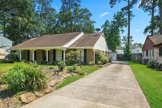 719 Thornwood Drive, Shenandoah, TX 77381