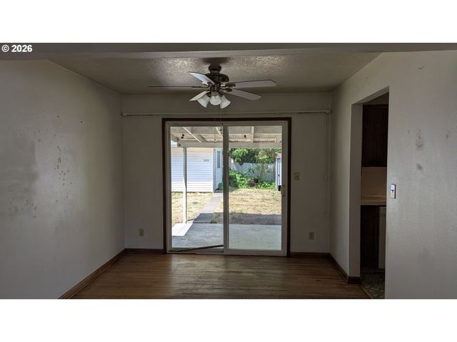 3203 17TH Ave, Forest Grove, OR 97116