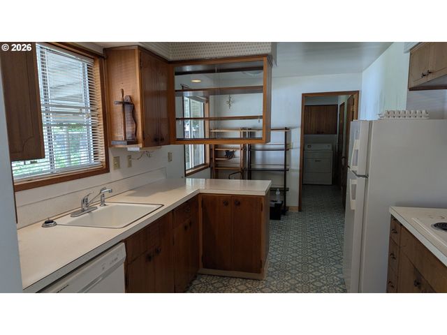 3203 17TH Ave, Forest Grove, OR 97116