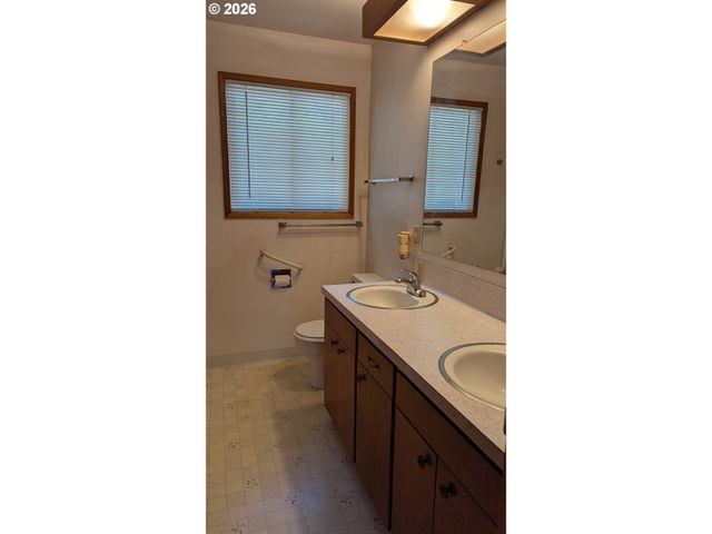3203 17TH Ave, Forest Grove, OR 97116