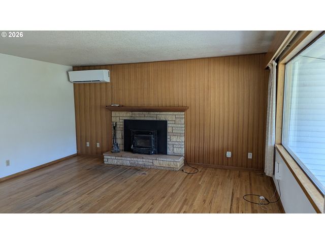 3203 17TH Ave, Forest Grove, OR 97116