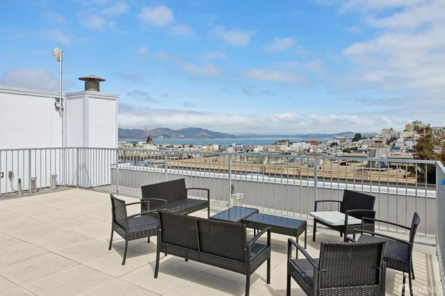 1624 Larkin Street 7, San Francisco, CA 94109