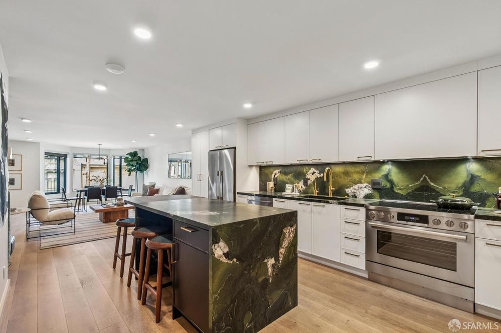 1624 Larkin Street 7, San Francisco, CA 94109