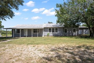 128 Live Oak Ln, Sandia, TX 78383