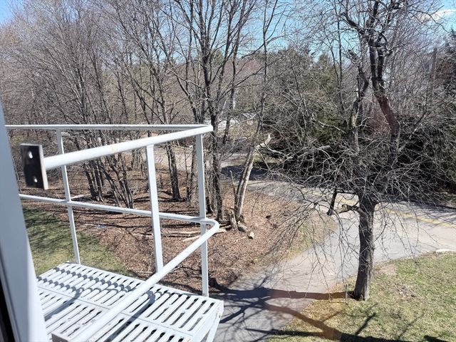 359 Village St 3, Millis, MA 02054