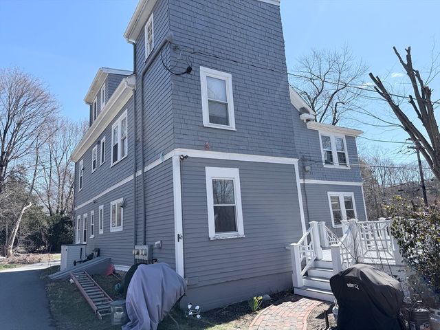 359 Village St 3, Millis, MA 02054