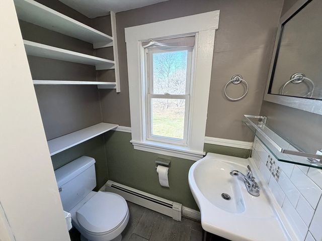 359 Village St 3, Millis, MA 02054