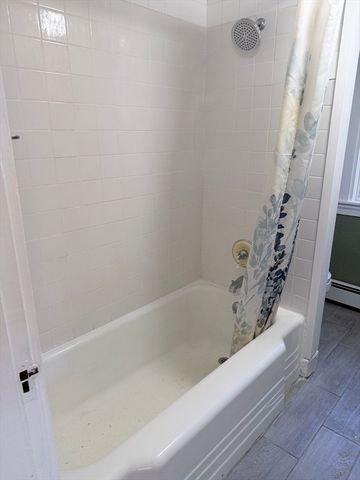 359 Village St 3, Millis, MA 02054