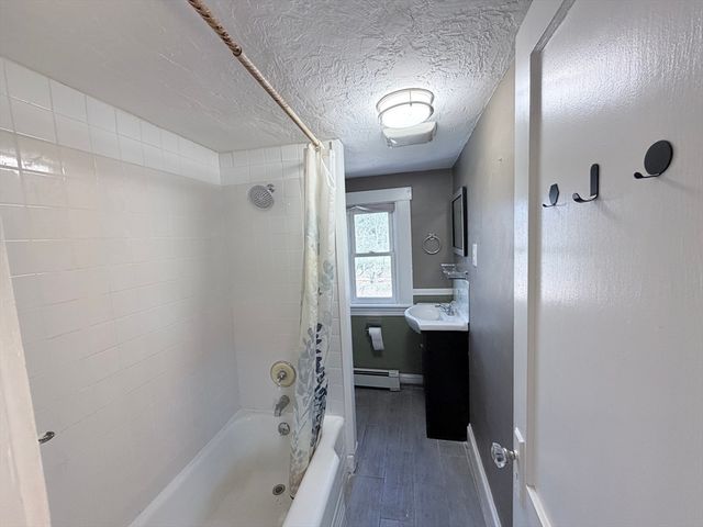359 Village St 3, Millis, MA 02054