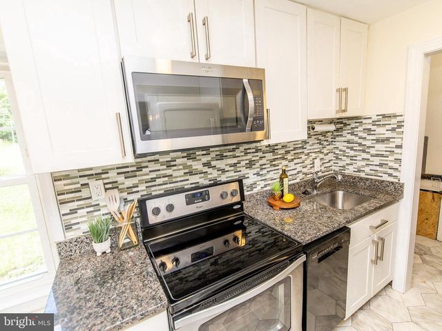5014 N ENGLEWOOD DR, Capitol Heights, MD 20743