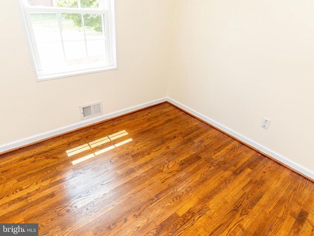 5014 N ENGLEWOOD DR, Capitol Heights, MD 20743