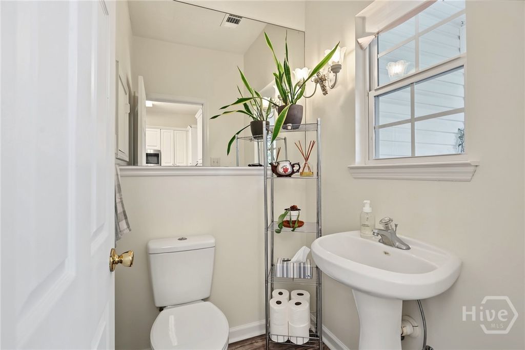 Image 10 of property listing at 106 Station Trail, Savannah, GA 31406