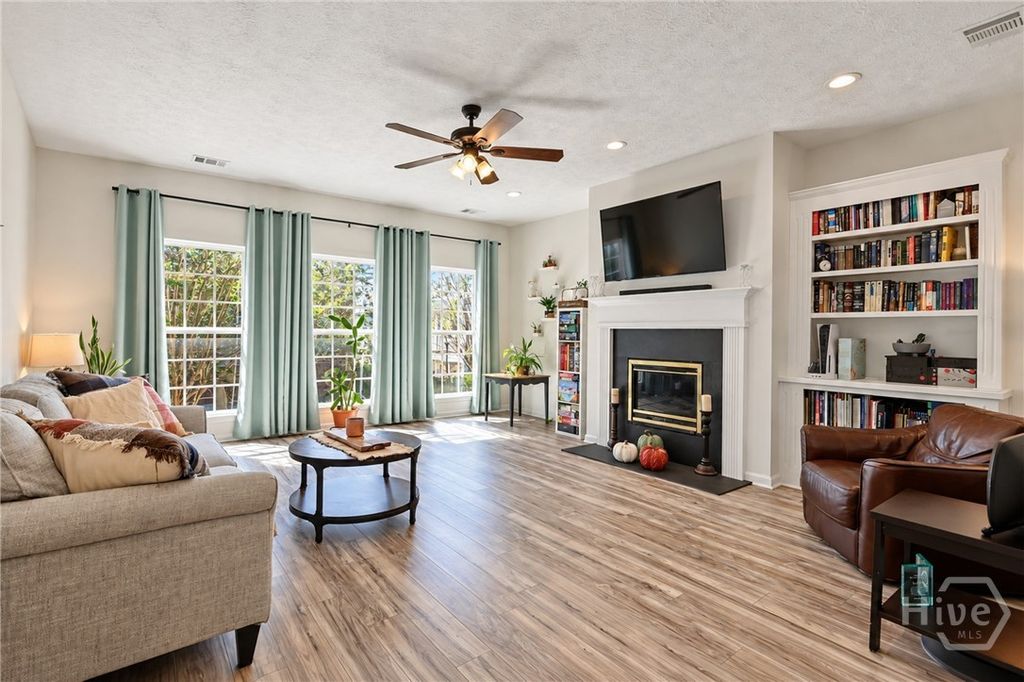 Image 12 of property listing at 106 Station Trail, Savannah, GA 31406
