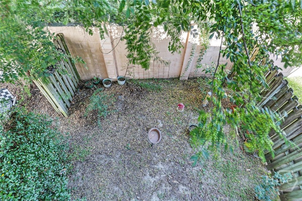 Image 15 of property listing at 106 Station Trail, Savannah, GA 31406
