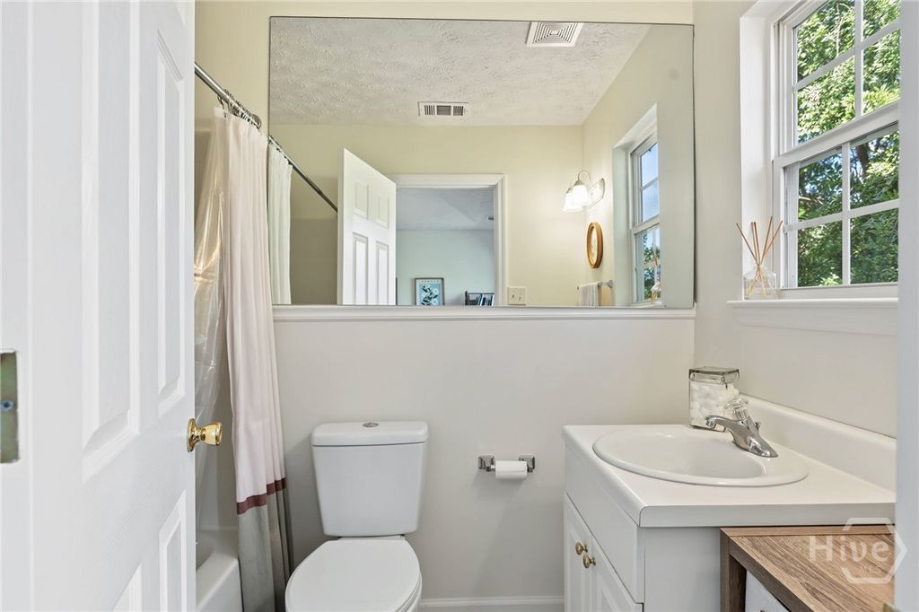 Image 18 of property listing at 106 Station Trail, Savannah, GA 31406