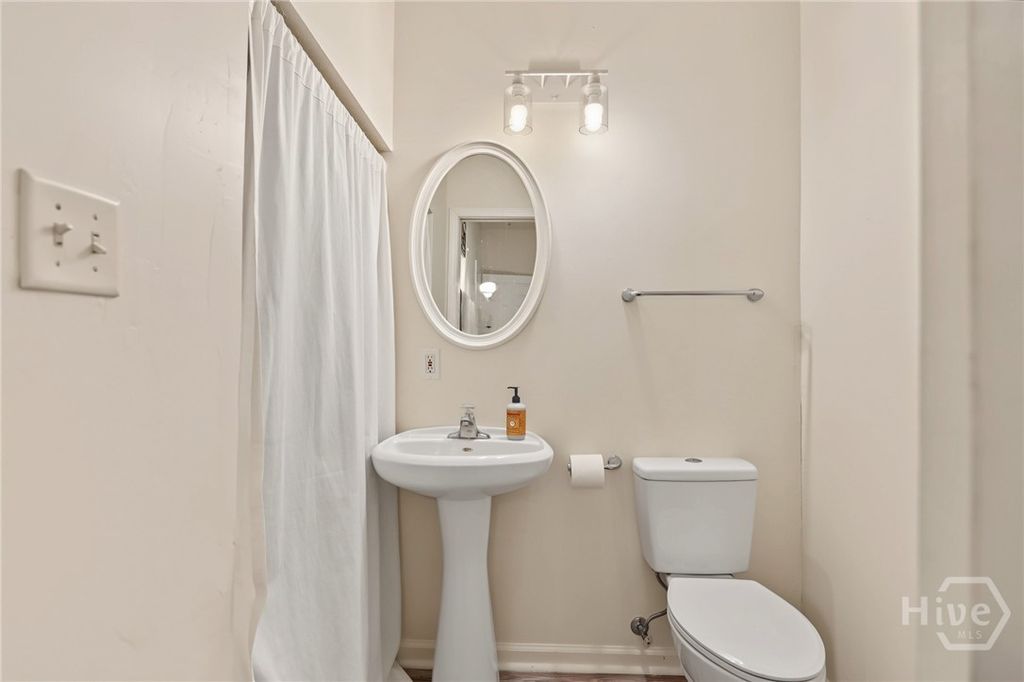 Image 6 of property listing at 106 Station Trail, Savannah, GA 31406