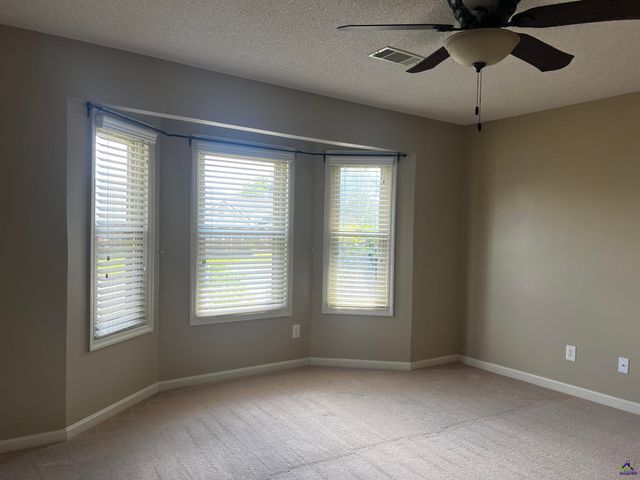 324 Williamsburg Avenue, Warner Robins, GA 31088