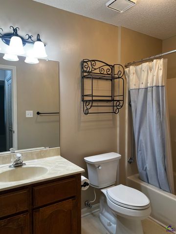 324 Williamsburg Avenue, Warner Robins, GA 31088