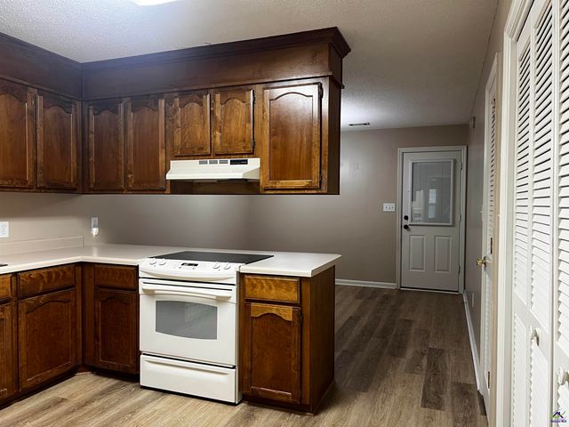 324 Williamsburg Avenue, Warner Robins, GA 31088