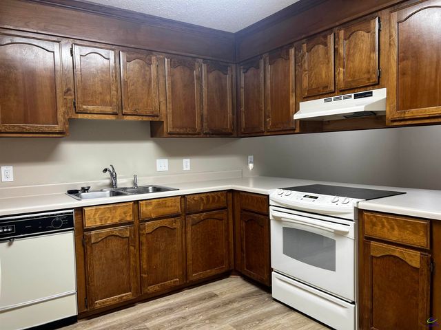 324 Williamsburg Avenue, Warner Robins, GA 31088