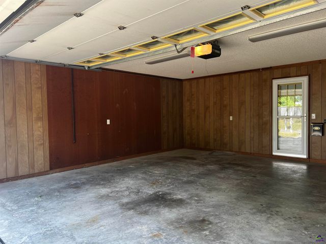 324 Williamsburg Avenue, Warner Robins, GA 31088