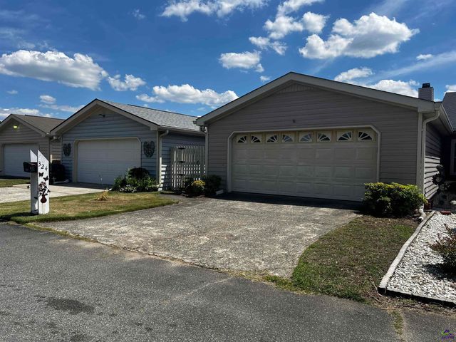 324 Williamsburg Avenue, Warner Robins, GA 31088