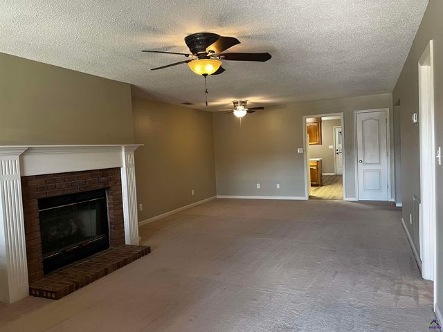 324 Williamsburg Avenue, Warner Robins, GA 31088
