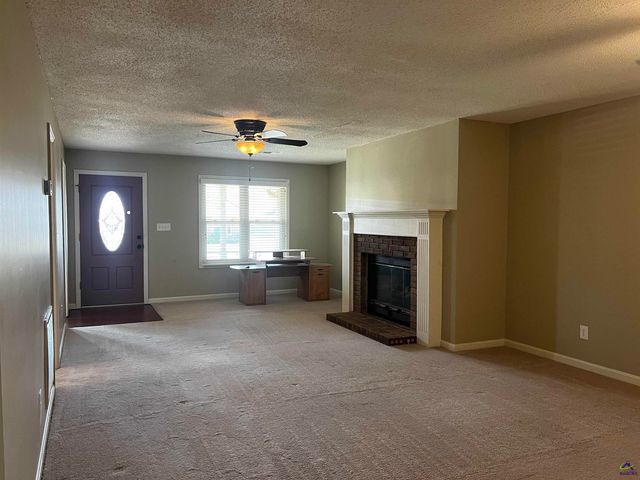 324 Williamsburg Avenue, Warner Robins, GA 31088