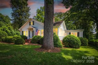 407 Highland Avenue SW, Lenoir, NC 28645
