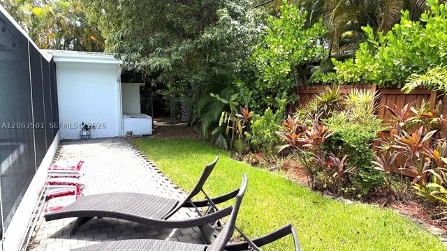 1529 Bayview Dr, Fort Lauderdale, FL 33304