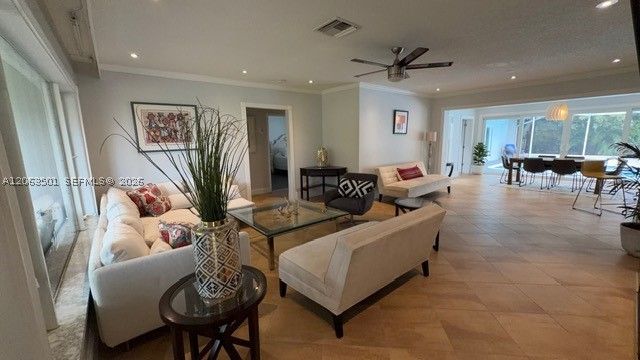 1529 Bayview Dr, Fort Lauderdale, FL 33304
