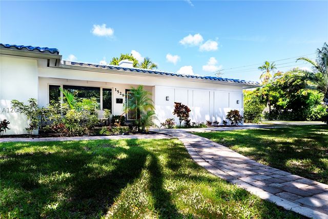 1529 Bayview Dr, Fort Lauderdale, FL 33304