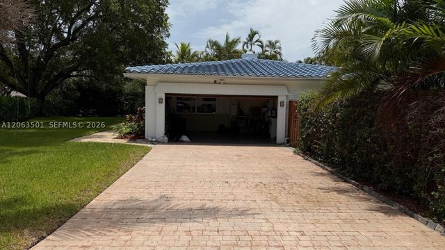 1529 Bayview Dr, Fort Lauderdale, FL 33304