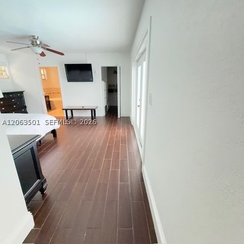 1529 Bayview Dr, Fort Lauderdale, FL 33304