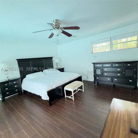 1529 Bayview Dr, Fort Lauderdale, FL 33304