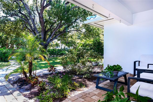1529 Bayview Dr, Fort Lauderdale, FL 33304