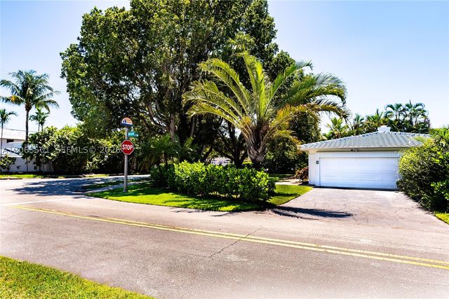 1529 Bayview Dr, Fort Lauderdale, FL 33304