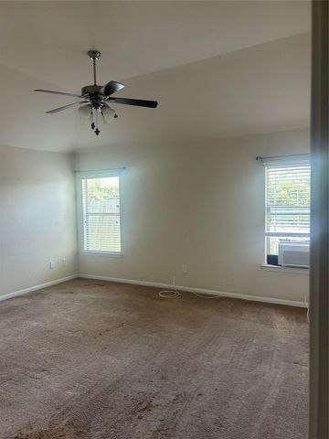 8407 N Broadleaf Avenue N, Houston, TX 77521