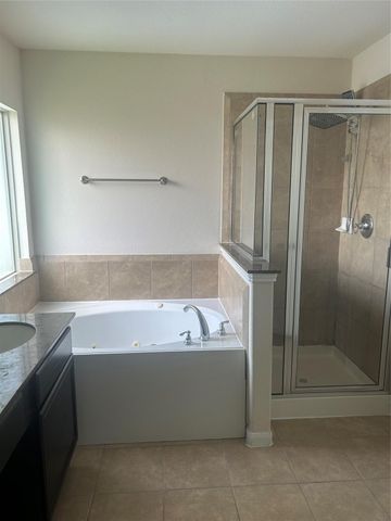 8407 N Broadleaf Avenue N, Houston, TX 77521