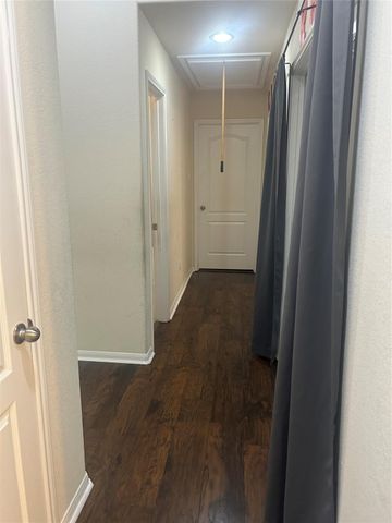 8407 N Broadleaf Avenue N, Houston, TX 77521