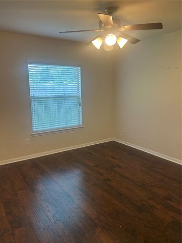 8407 N Broadleaf Avenue N, Houston, TX 77521