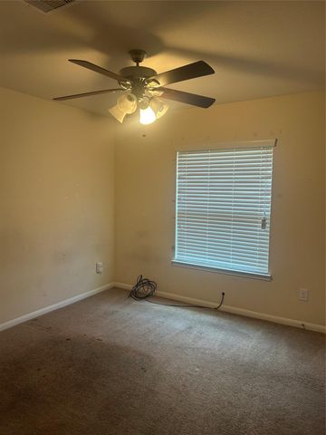 8407 N Broadleaf Avenue N, Houston, TX 77521
