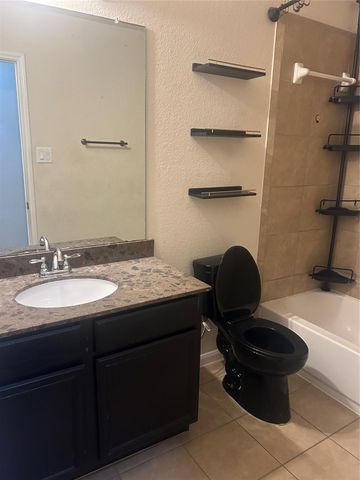 8407 N Broadleaf Avenue N, Houston, TX 77521