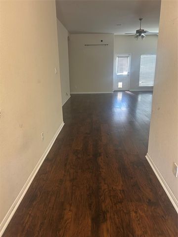 8407 N Broadleaf Avenue N, Houston, TX 77521