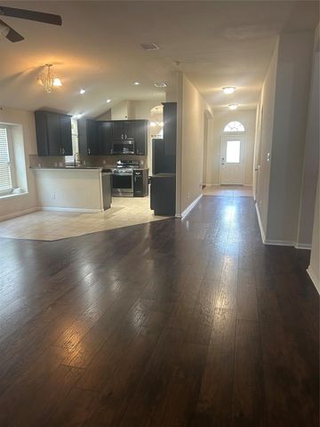 8407 N Broadleaf Avenue N, Houston, TX 77521