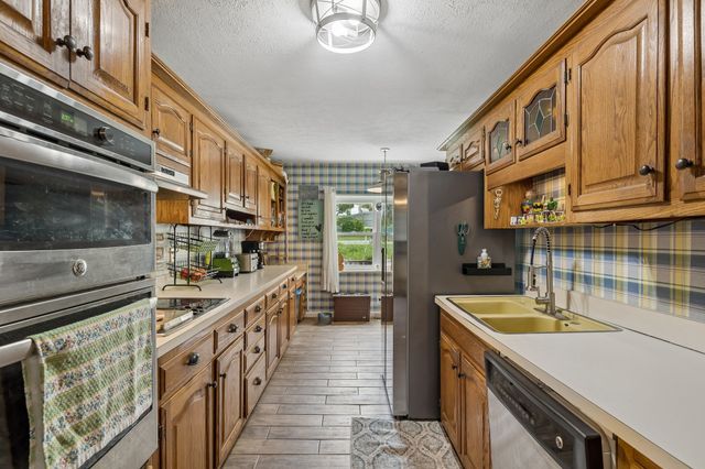 4916 Shadowlawn Dr, Hermitage, TN 37076