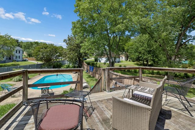 4916 Shadowlawn Dr, Hermitage, TN 37076
